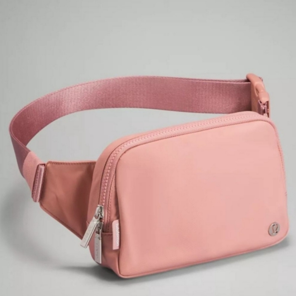 Lululemon Everywhere Belt Bag 2L *** Pink Pastel ***